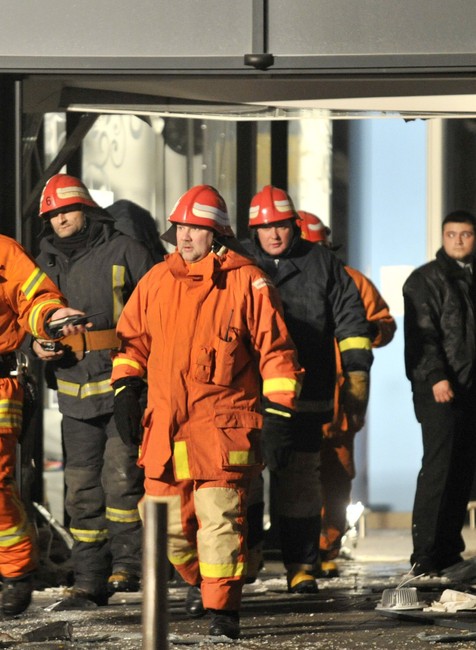 Riga pás strechy kolaps hasiči zranení