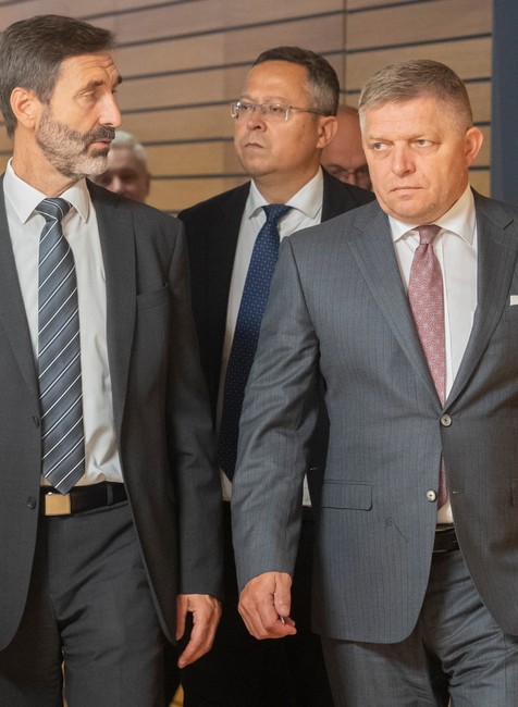 mimoriadna schôdza NRSR (1)