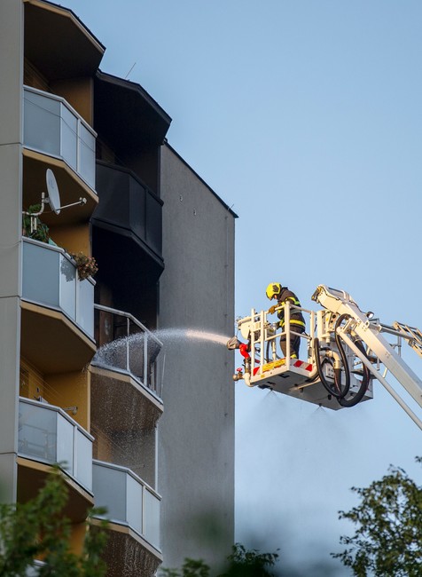 V českom Bohumíne horí panelák.