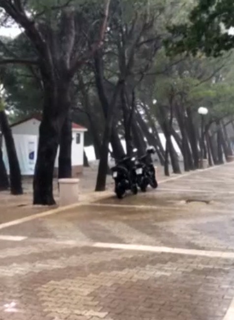 Chorvátskym Tučepi sa prehnala búrka