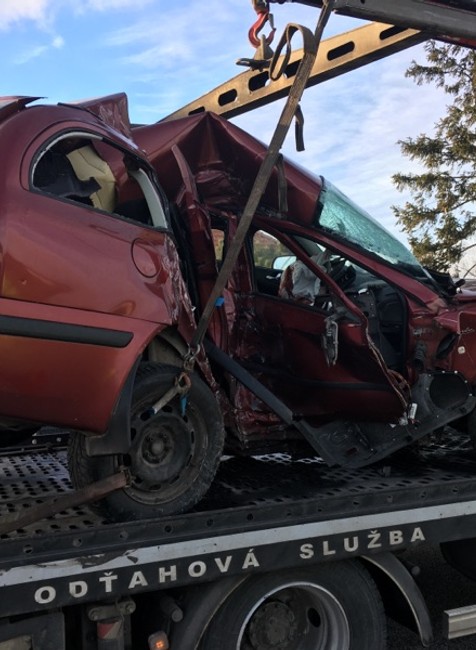 Tragické ráno v Cíferi. Pre nehodu zostala cesta uzavretá