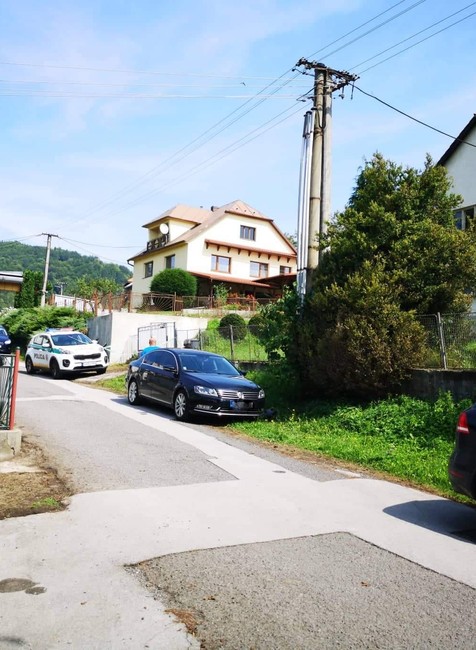 Mŕtvy muž v rodinnom dome. Na tele mal bodné poranenie