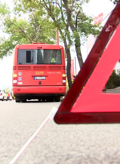 [multi] Nehoda v hlavnom meste zablokovala električky. Tvorili s dlhé kolóny 4098