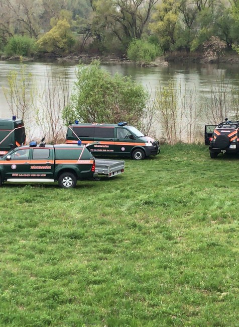 Potápači prehľadávali oblasť pri rieke v Kolárove