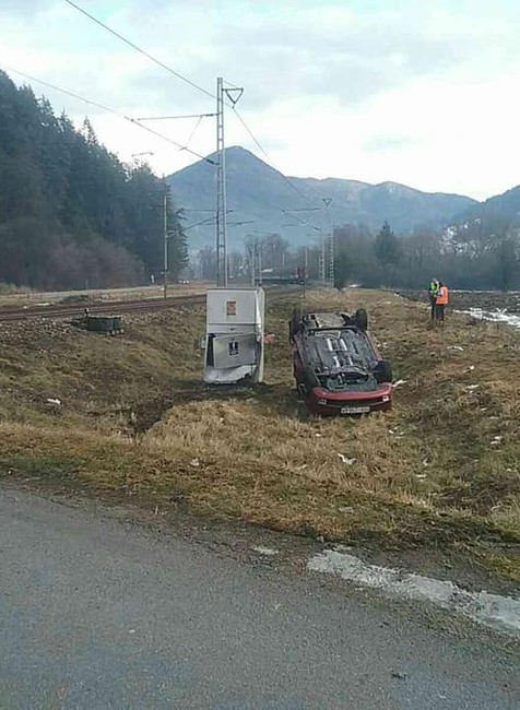 Dopravná nehoda vlaku a osobného vozidla