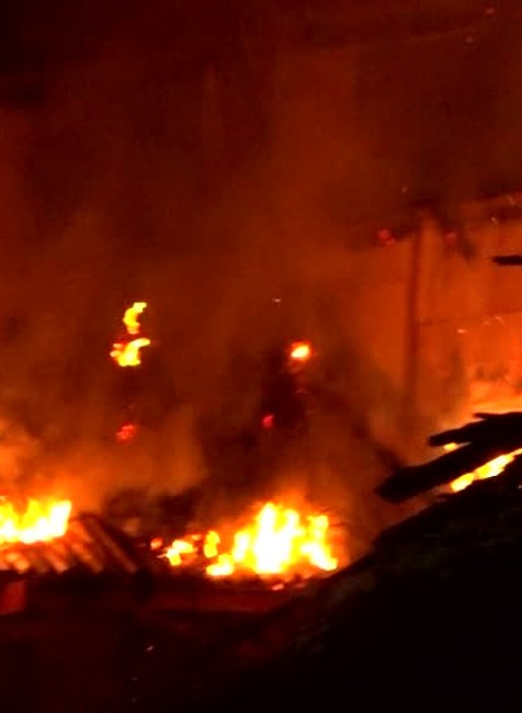 [multi] N12 Požiar píly 3662