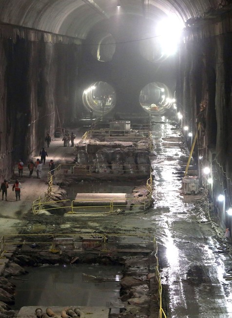 Tunely Manhattan New York metro rozširovanie vlaky stavba
