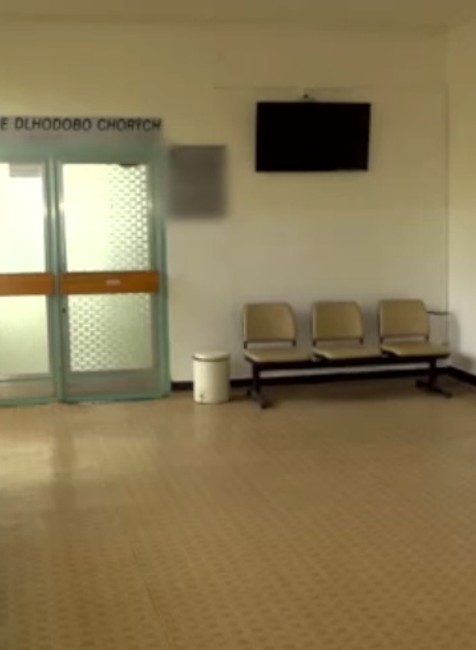 Miesto prepustenia bojuje o život. Pacient vypadol z okna v Kežmarku