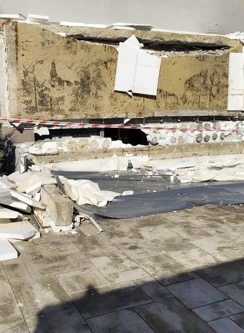 Pád strechy v Komárne