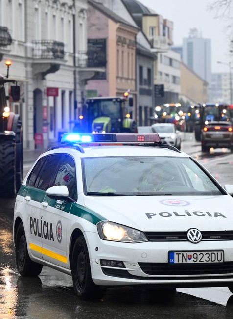 protesty farmari traktor TRENČÍN (1)