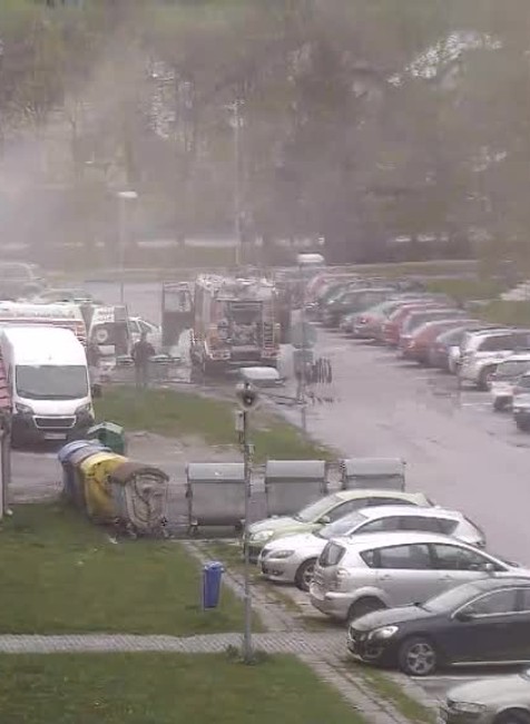 Podkrovie zachvátili plamene. Dvaja tínedžeri skončili v nemocnici