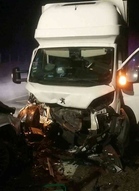 Čelná zrážka na D2. Na mieste zasahoval vrtuľník