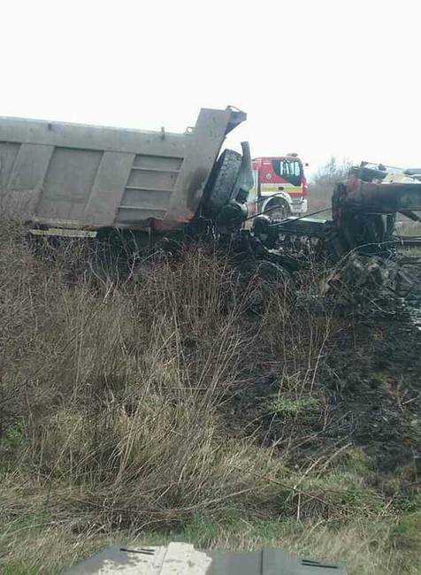 Zrážka vlaku s nákladným autom 