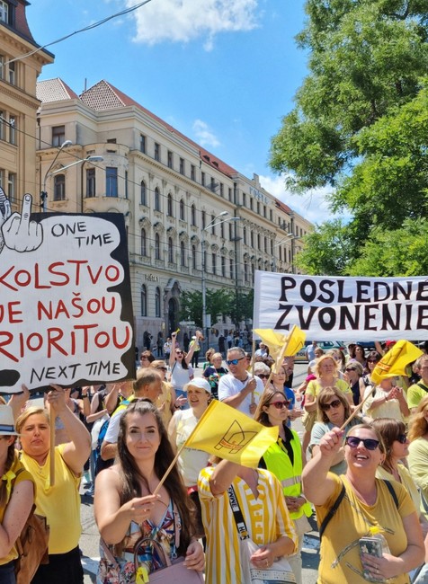učitelia protesty 2