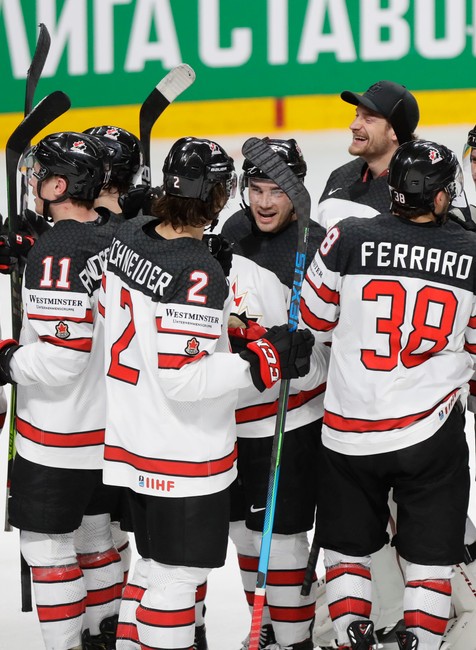 Kanada prvým finalistom