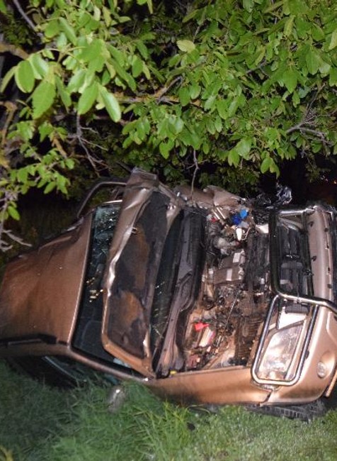 Vážna nehoda pri Rimavskej Sobote. Mladík čelne narazil do 20-ročnej vodičky