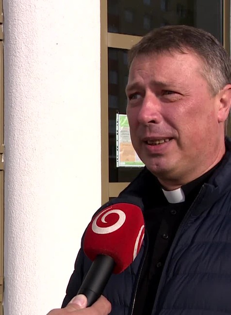 [multi] Útok na kostol 9068