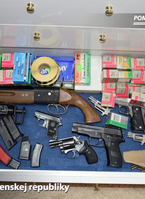 Polícia obvinila Kočnera a Szaba z nedovoleného ozbrojovania a obchodovania so zbraňami