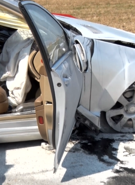 Vodič dostal za volantom mikrospánok. Po náraze sa vozidlo prevrátilo na strechu