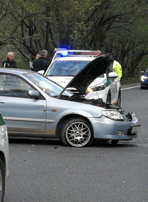 Policajná naháňačka pri Ružomberku. Na unikajúceho vodiča vytiahli zbraň