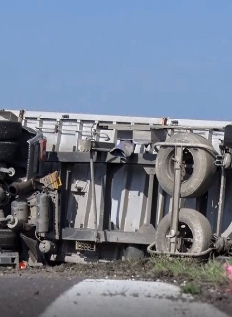 prevrátený kamión