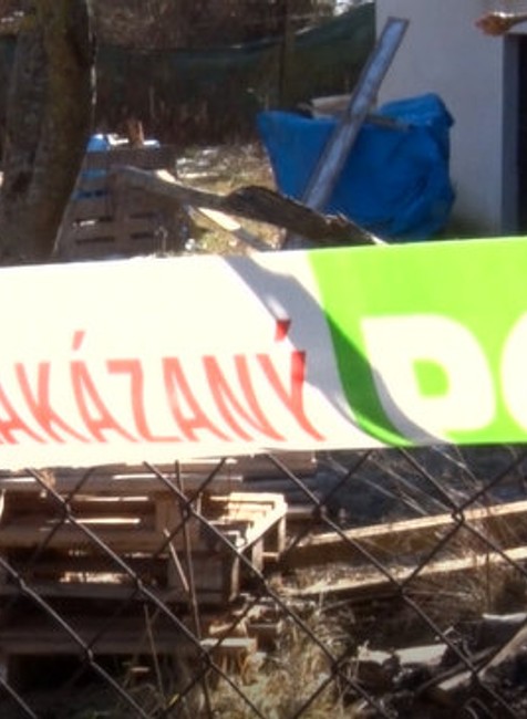 Mŕtve telo muža našla v izbe jeho družka. Vyšetrovateľ začal trestné stíhanie pre vraždu