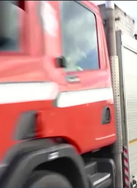 [multi] ŠTIPĽAVÝ ČIERNY DYM ZAHALIL MESTO 482 (cropped)