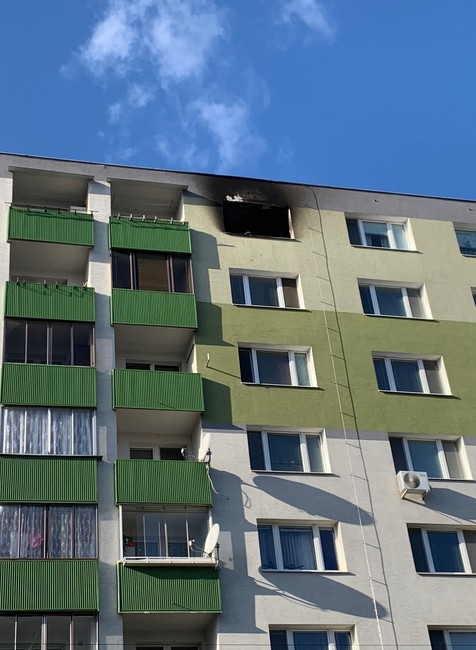 Zásah hasičov v bratislavskej Vrakuni. V byte vypukol požiar