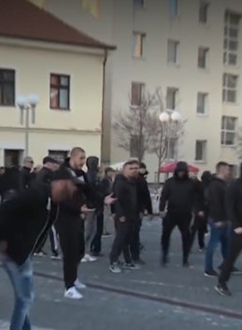 Policajti pred kvalifikačným zápasom Slovenska zasahovali proti fanúšikom