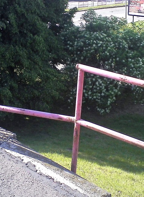 Petržalka Panónska cesta porušené zábradlie 1