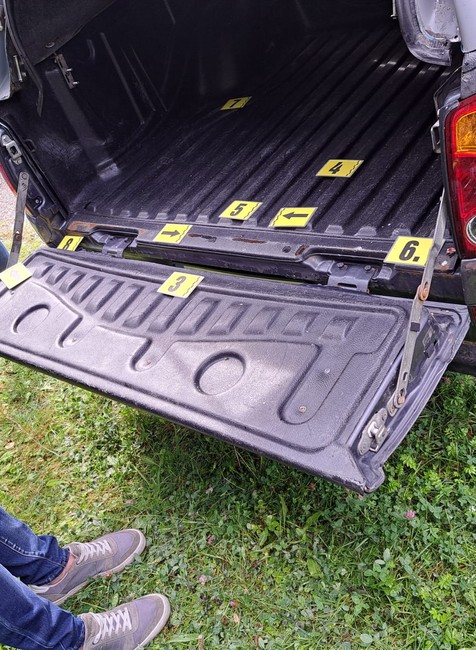 Pytliak zastrelil jeleňa medzi rodinnými domami (1)