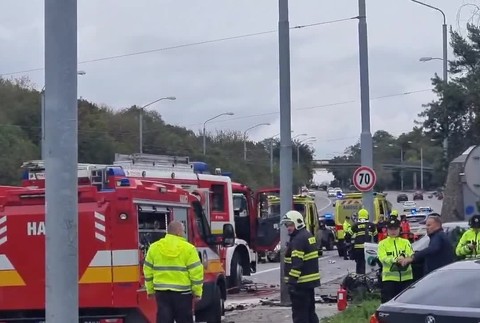 [multi] nehoda pri patronke 11738