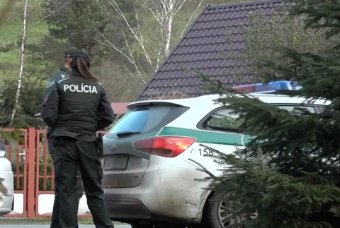 policajti