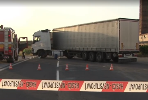 Zrážku s kamiónom neprežil mladý motorkár. Chyba kamionistu ho stála život 