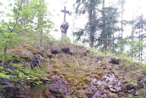 Zásah záchranárov na vyhliadke v Kvačianskej doline. Muž padal dole až 6 metrov