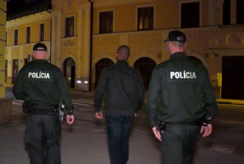 Dvaja opití za volantom