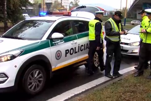 Školákov zrazil na priechode 