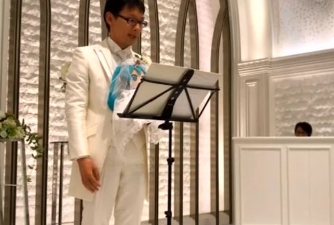 Japonec sa oženil s hračkou