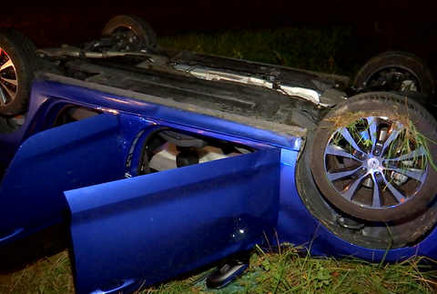 Vodič zaparkoval na streche. Do priekopy vzal zo sebou zábradlie aj zvodidlo