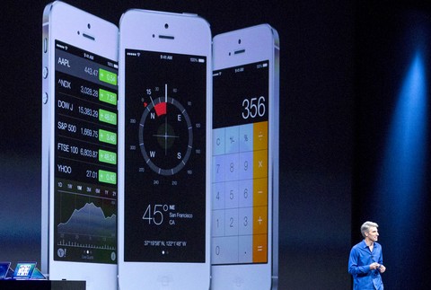 Apple iOS7 predstavenie Craig Federighi 3