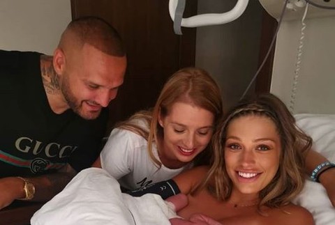 Rytmus, Jasmina a ich synček