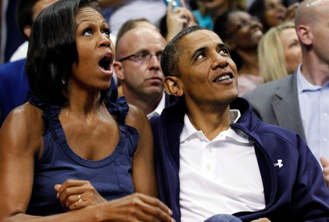 Obama prezident americký bozk basketbal