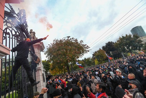 Protest pred Úradom vlády