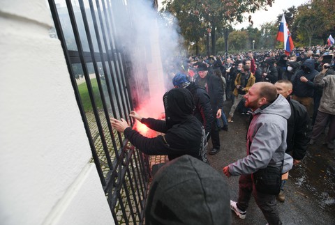 Protest pred Úradom vlády
