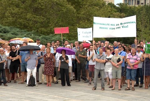 Protest vedcov SAV6542