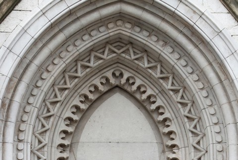 Útok nožom vo francúzskom kostole