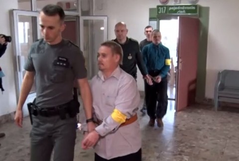 Dvaja bačovia, ktorí brutálne zavraždili vlastného brata