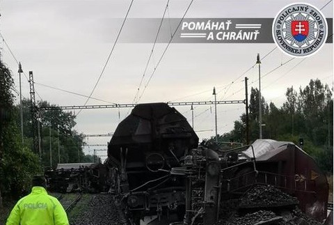 V malackom okrese sa vykoľajil vlak. 