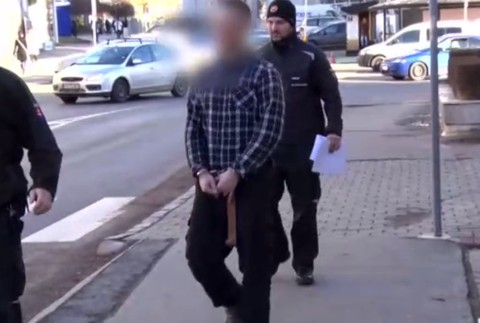 Tyran surovo ubližoval družke