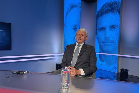 Analýzy Na hrane s Mikulášom Dzurindom